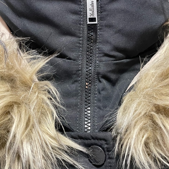Hollister Ultimate Down winter Jacket - Small - Picture 7 of 10